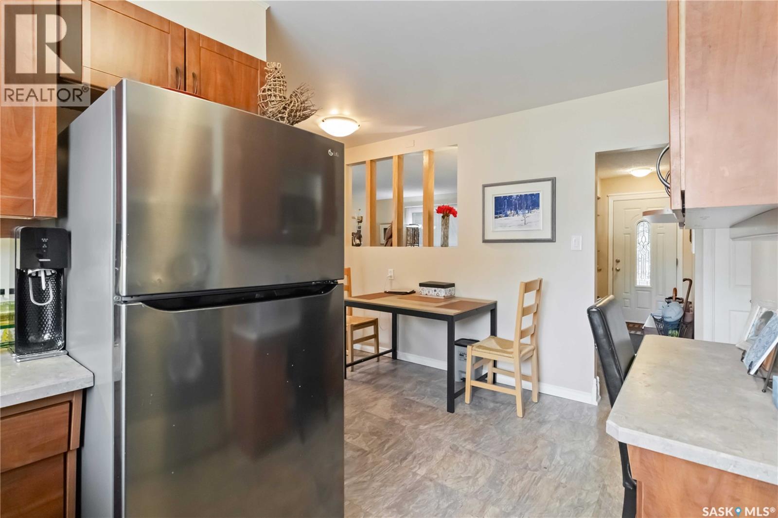 Photo 11 of 106 Phillips Crescent, Saskatoon SK