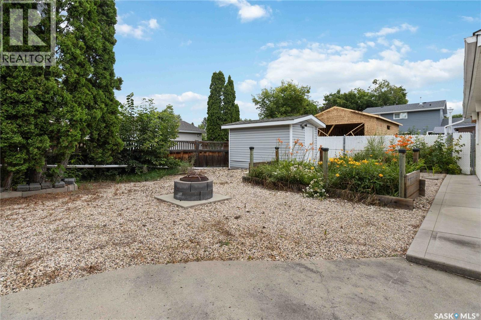 Photo 30 of 106 Phillips Crescent, Saskatoon SK
