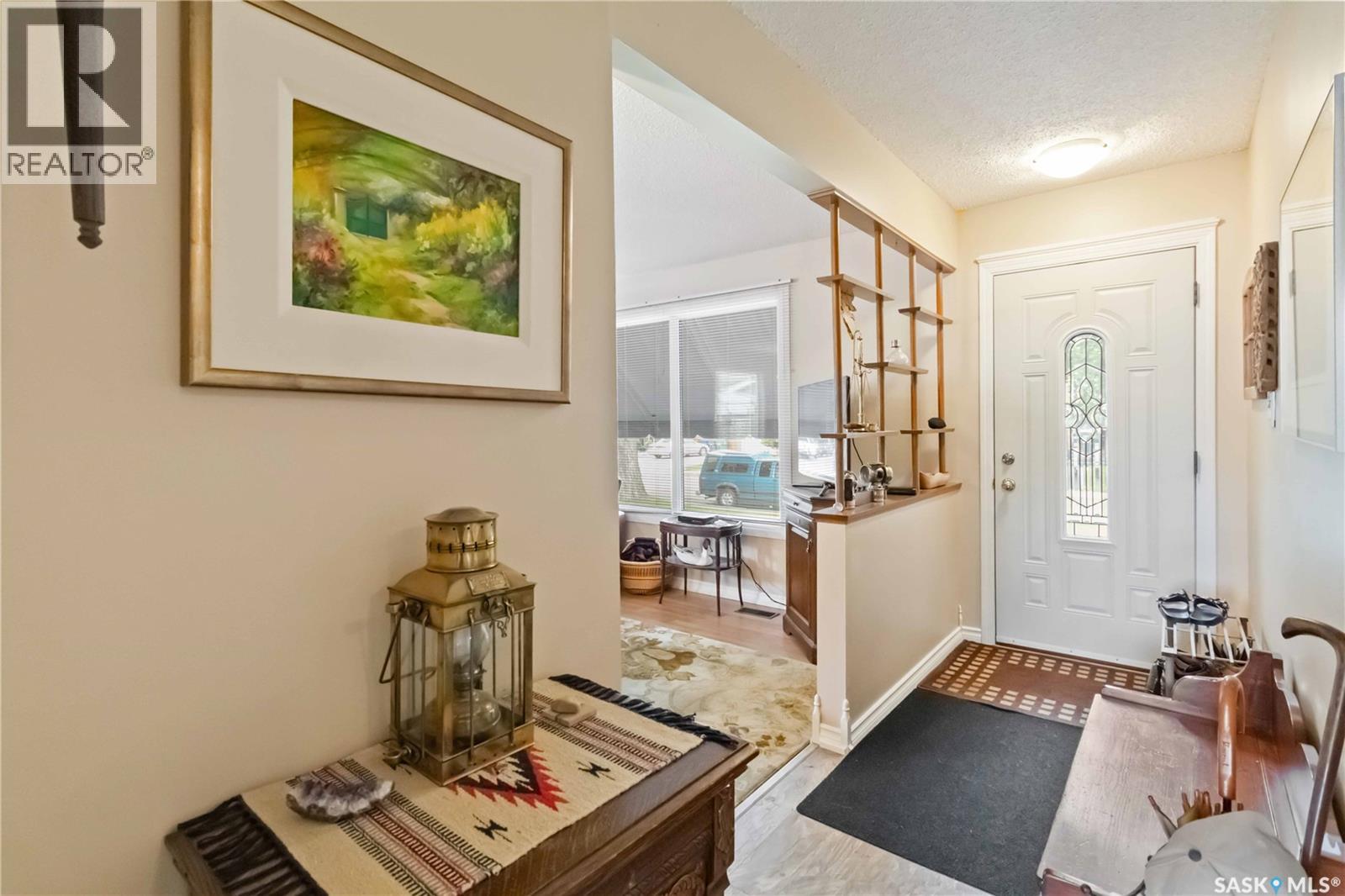 Photo 4 of 106 Phillips Crescent, Saskatoon SK