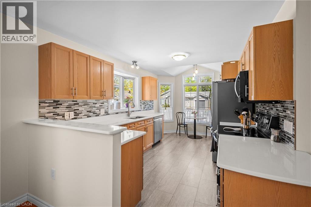 Photo 14 of 193 Glenariff Drive, Hamilton ON