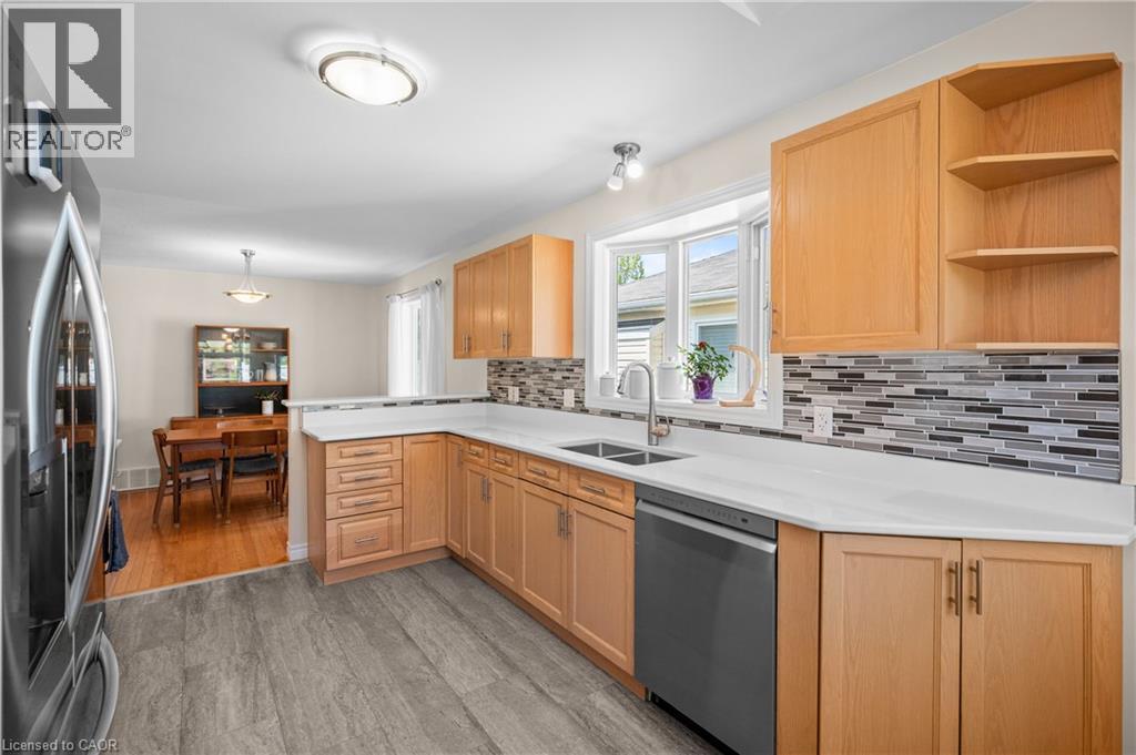 Photo 19 of 193 Glenariff Drive, Hamilton ON
