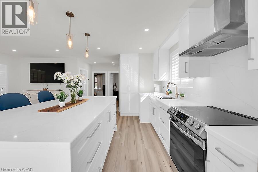 Photo 7 of 515 Upper James Street, Hamilton ON