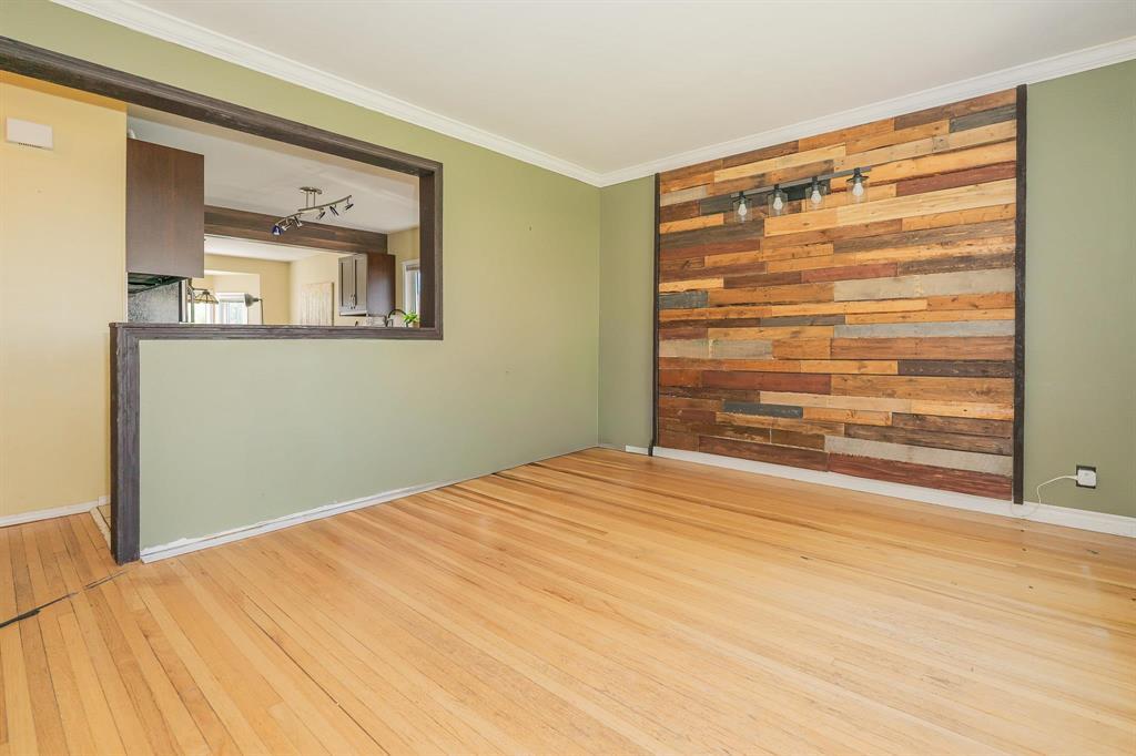 Photo 3 of 1067 Clifton Street, Winnipeg MB