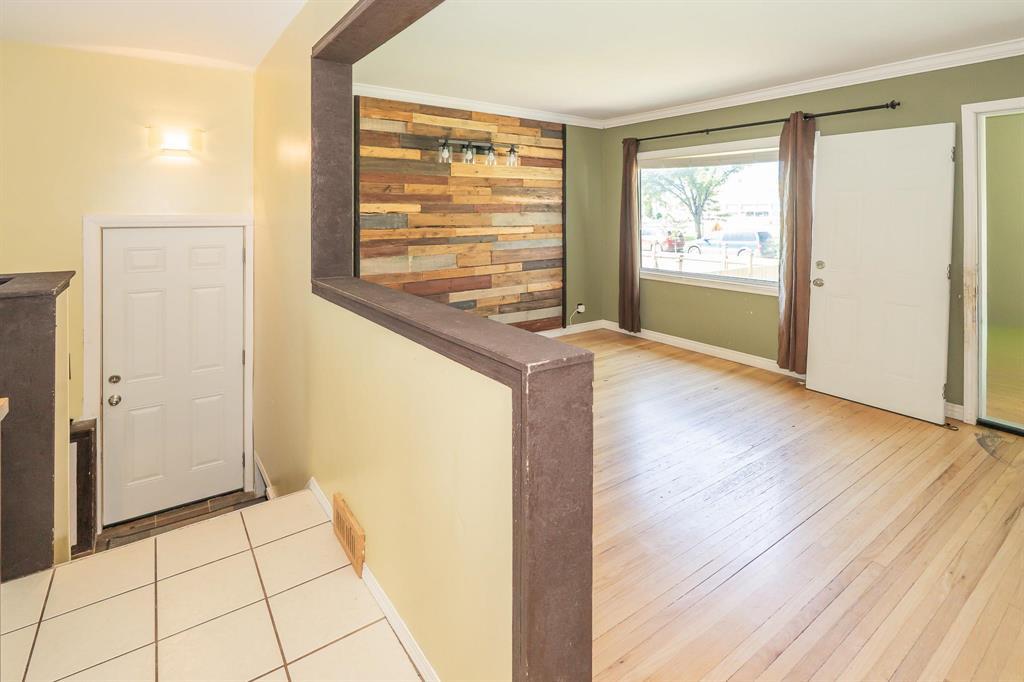Photo 4 of 1067 Clifton Street, Winnipeg MB