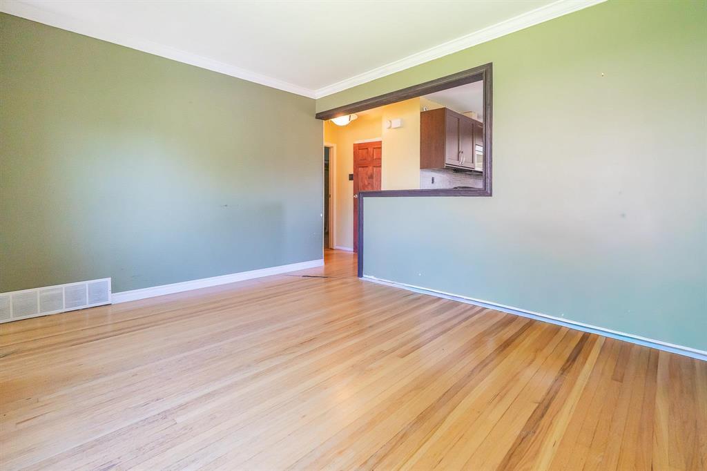 Photo 5 of 1067 Clifton Street, Winnipeg MB