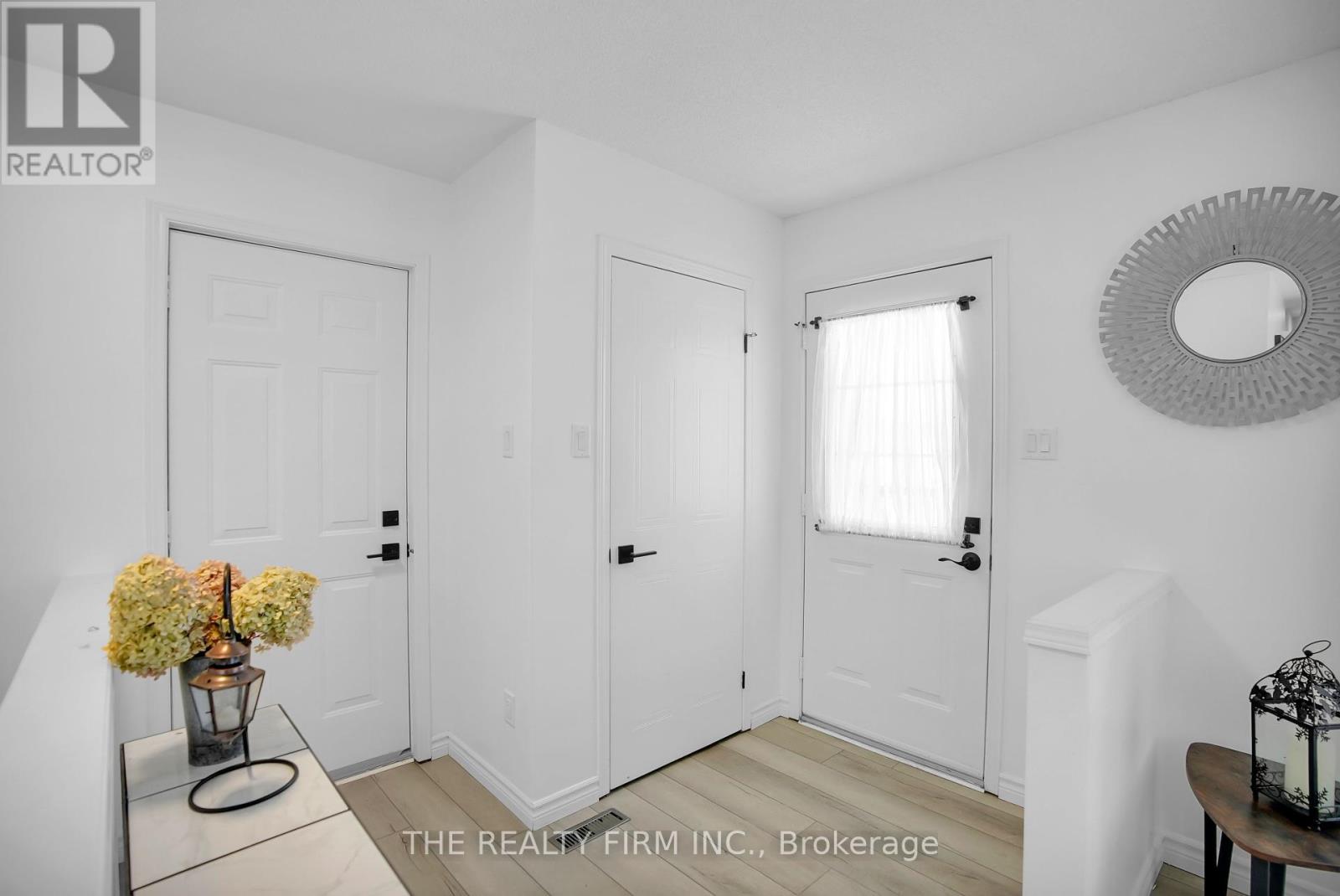 Photo 4 of 16 601 Grenfell Drive, London North ON