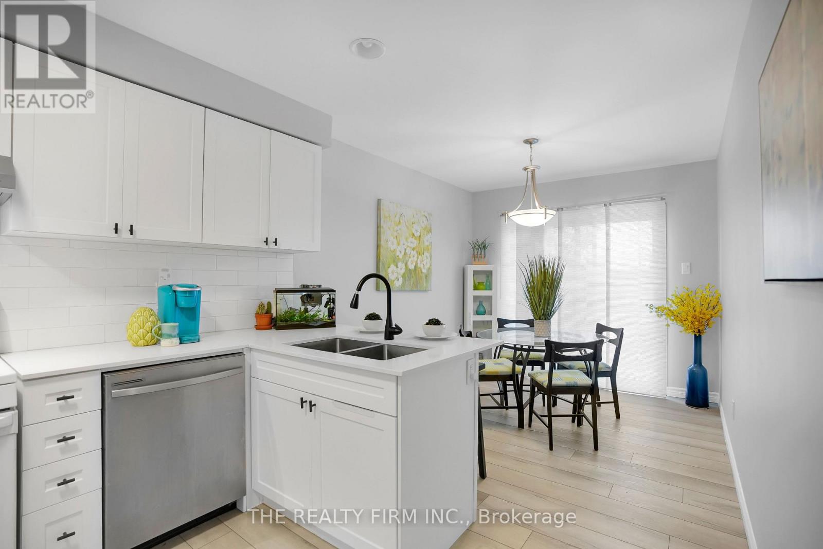 Photo 8 of 16 601 Grenfell Drive, London North ON