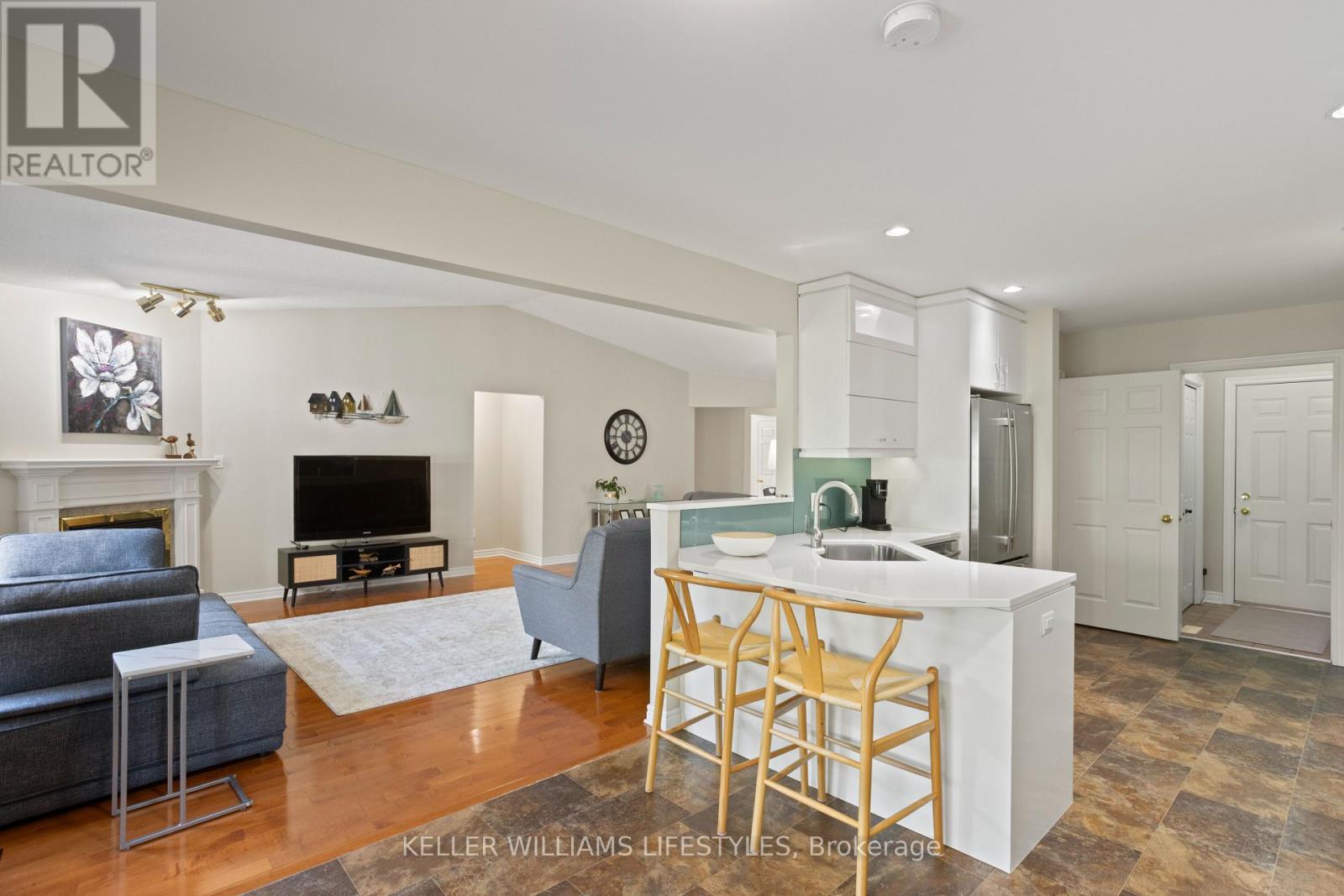 Photo 12 of 320 Mcgarrell Drive, London North ON