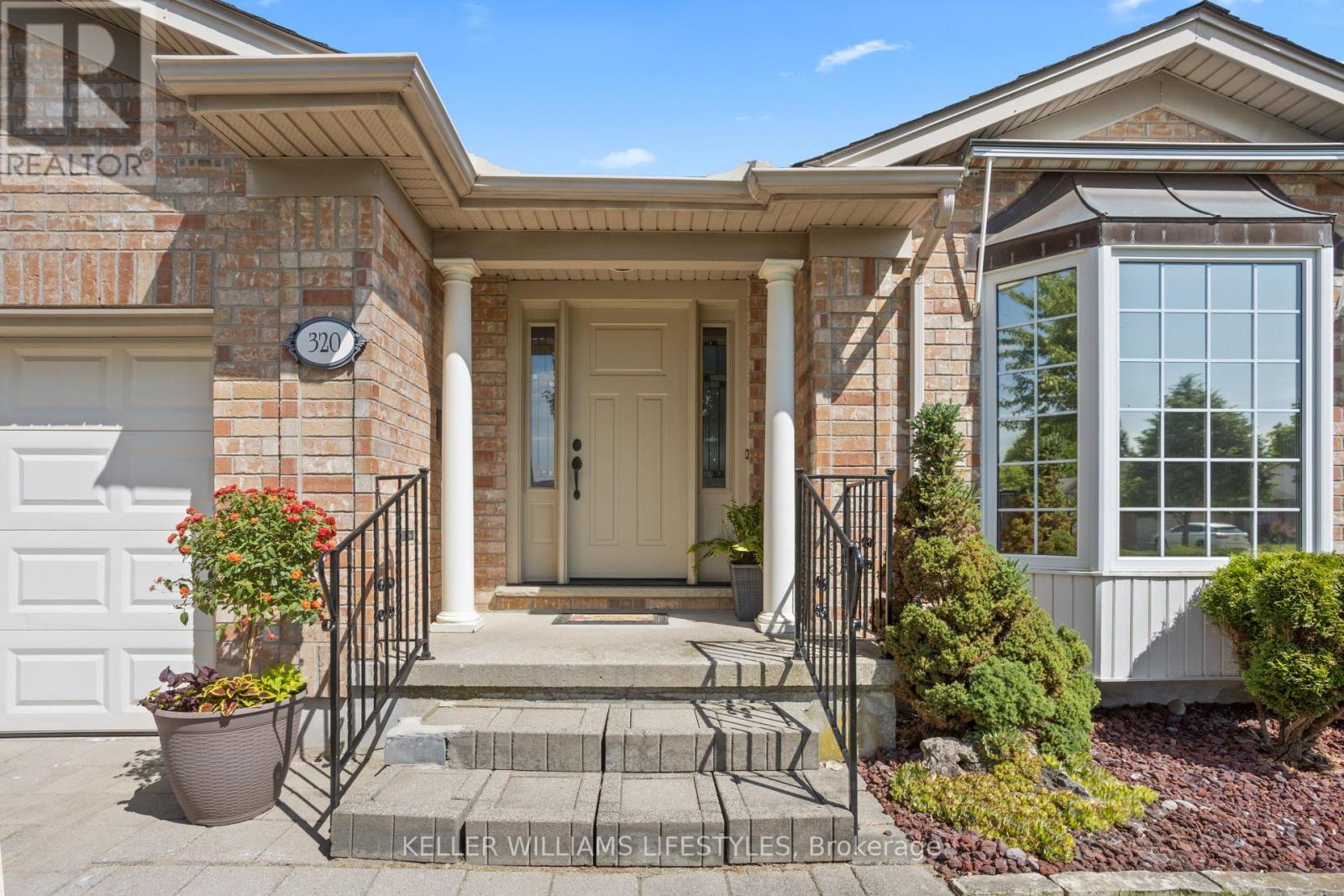 Photo 2 of 320 Mcgarrell Drive, London North ON