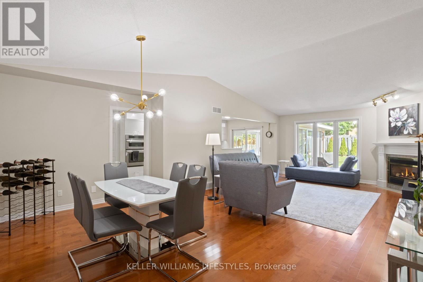 Photo 5 of 320 Mcgarrell Drive, London North ON