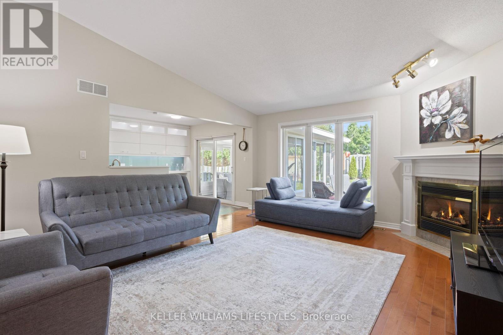 Photo 6 of 320 Mcgarrell Drive, London North ON