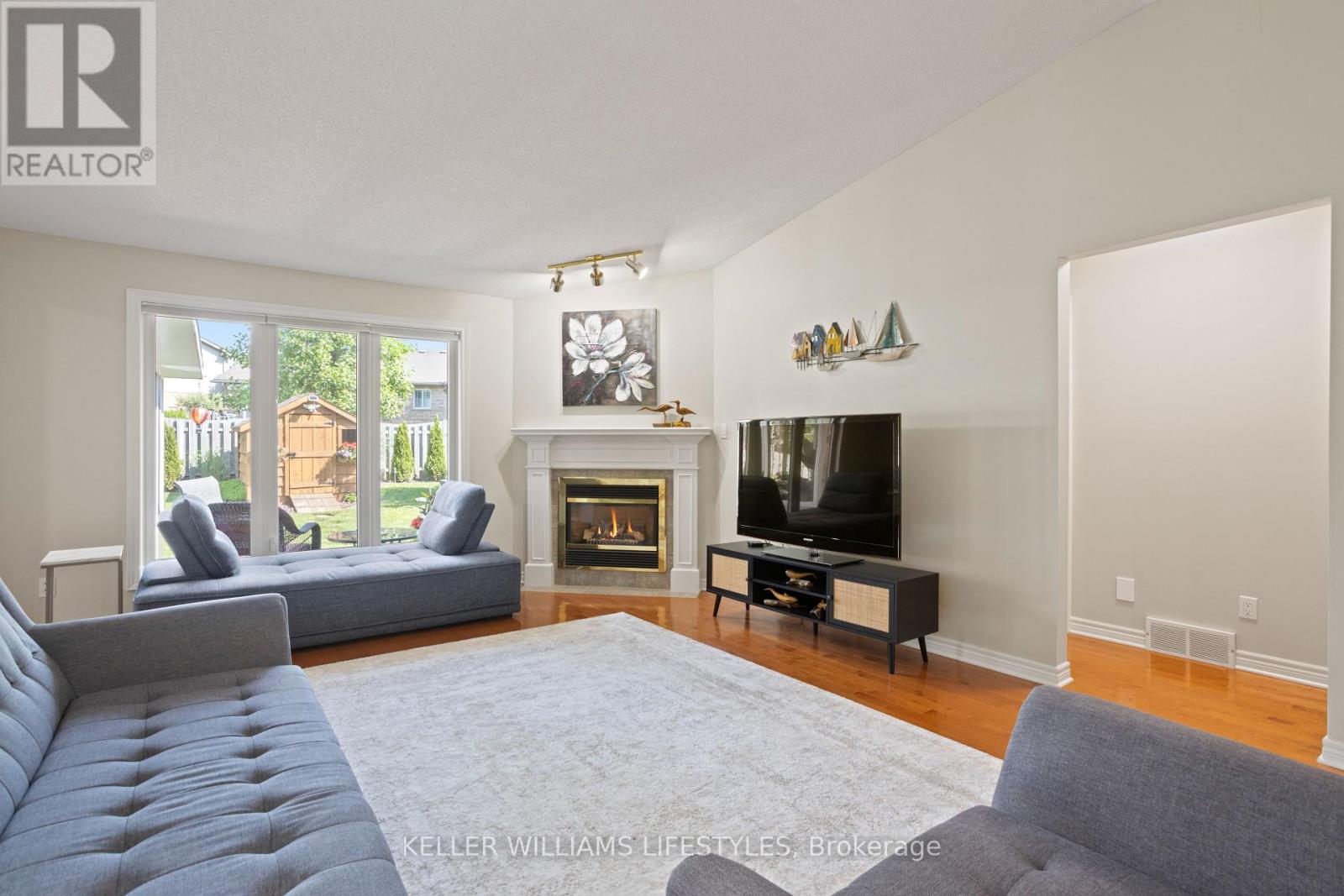 Photo 7 of 320 Mcgarrell Drive, London North ON