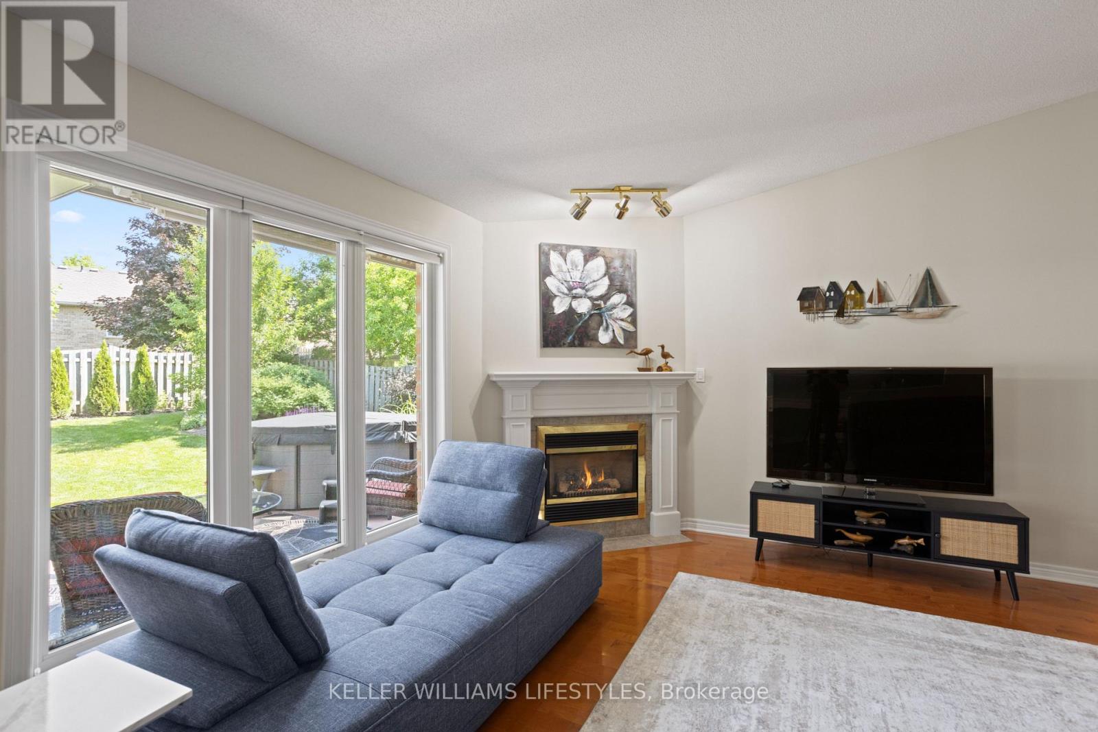 Photo 9 of 320 Mcgarrell Drive, London North ON