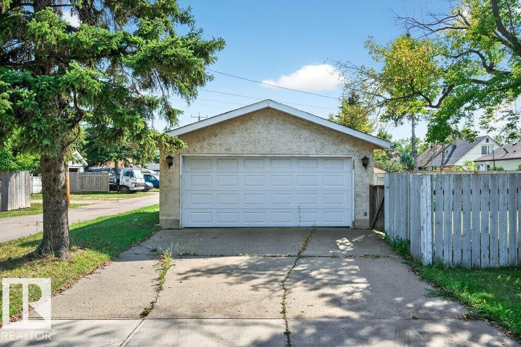 Photo 45 of 12247 107 St Nw Nw, Edmonton AB