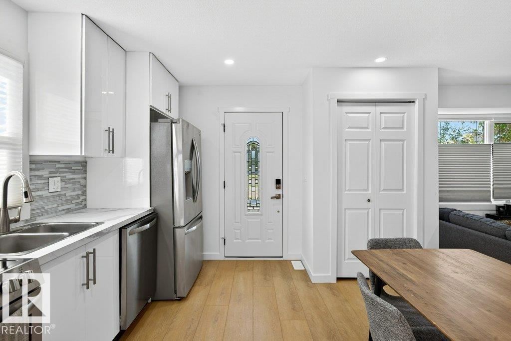 Photo 5 of 12247 107 St Nw Nw, Edmonton AB