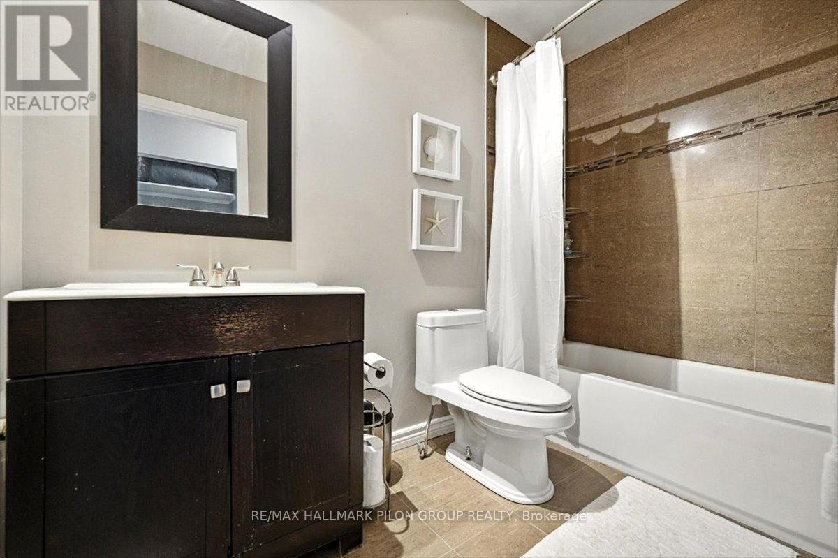 Photo 14 of 1417 Ballard Court, Ottawa ON