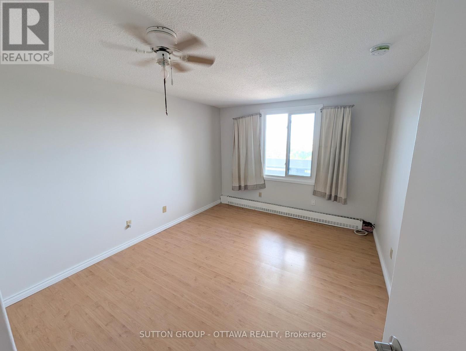 Photo 10 of 2512 1081 Ambleside Drive, Ottawa ON