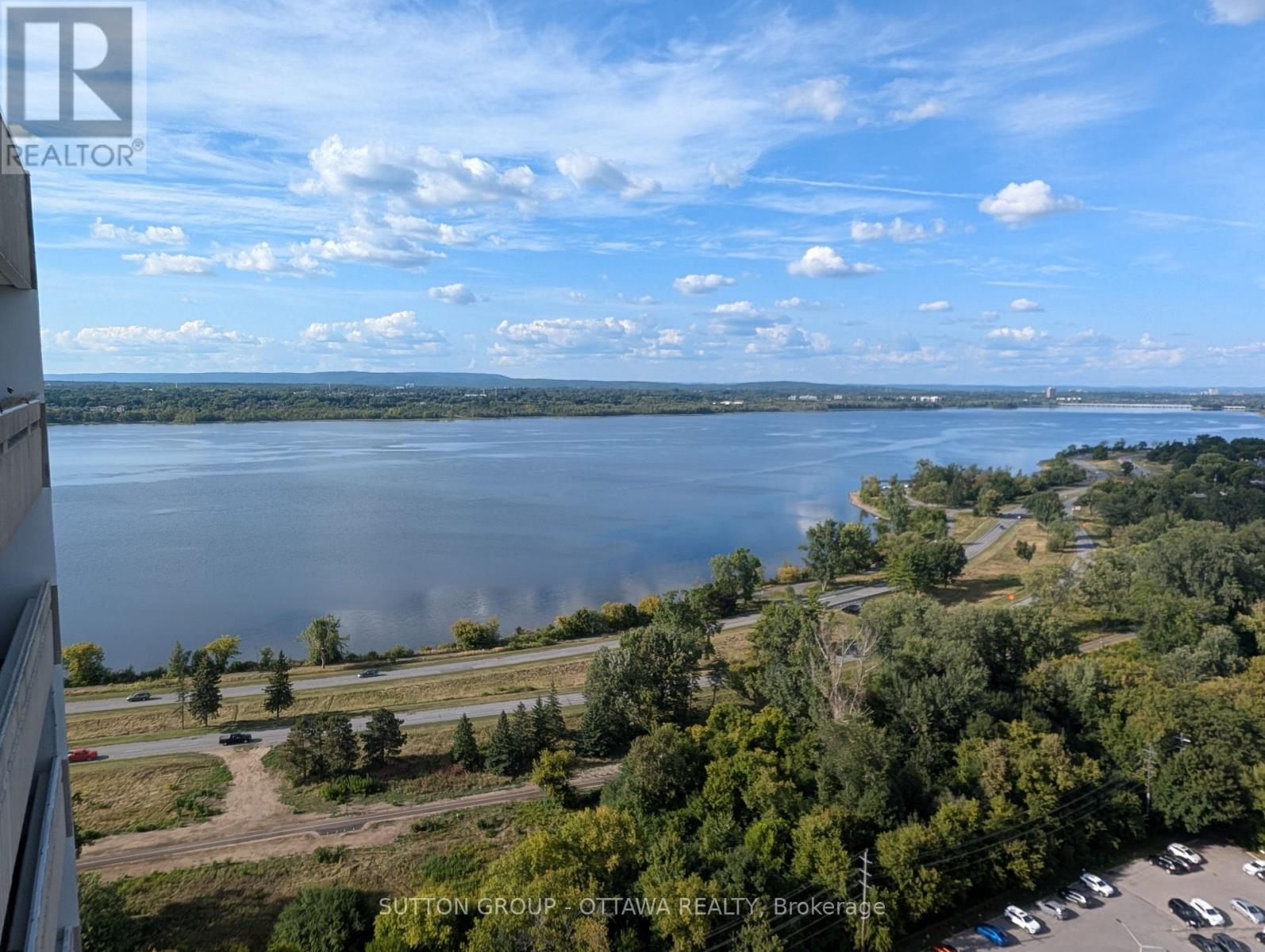 Photo 12 of 2512 1081 Ambleside Drive, Ottawa ON