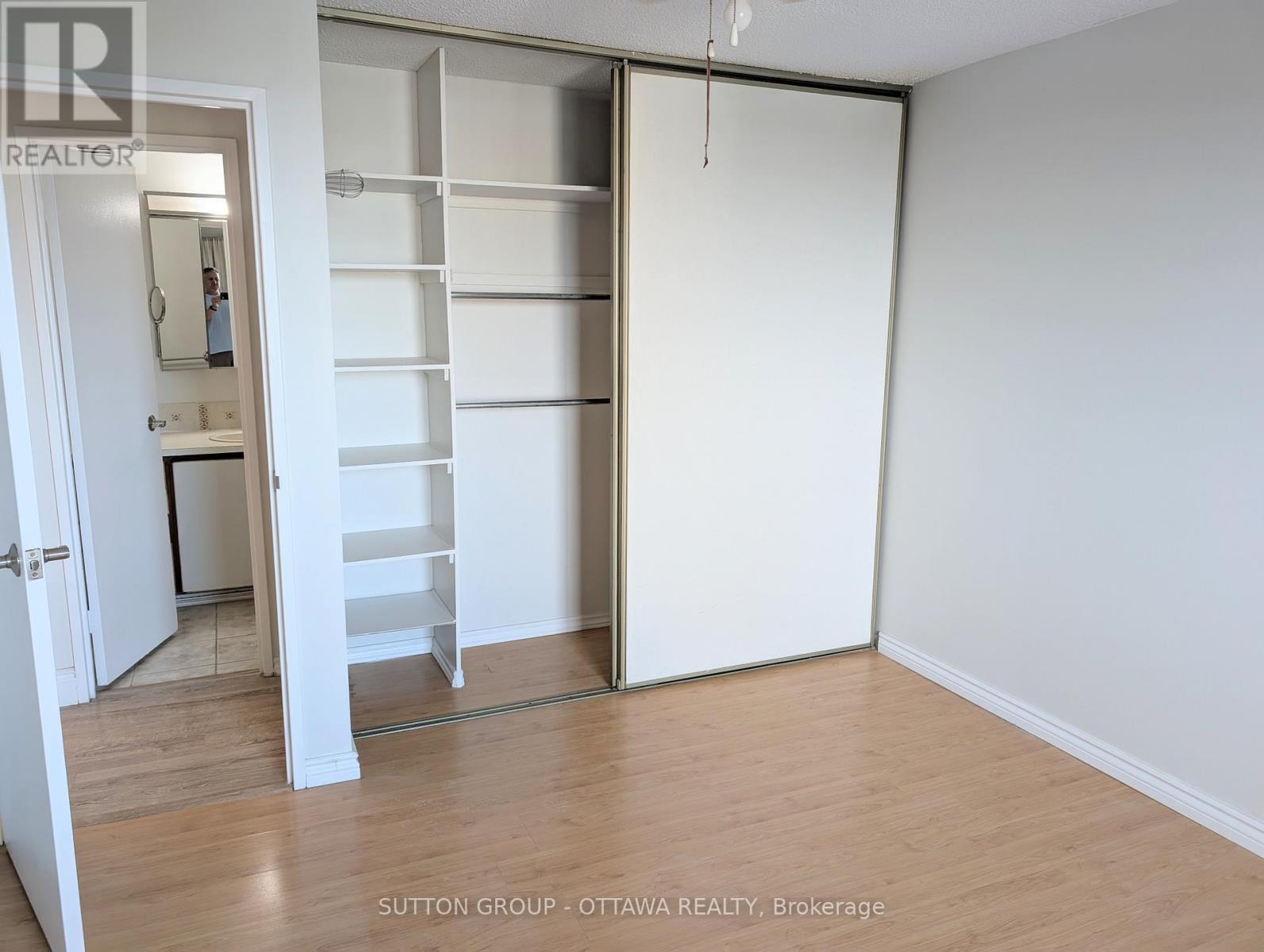 Photo 9 of 2512 1081 Ambleside Drive, Ottawa ON