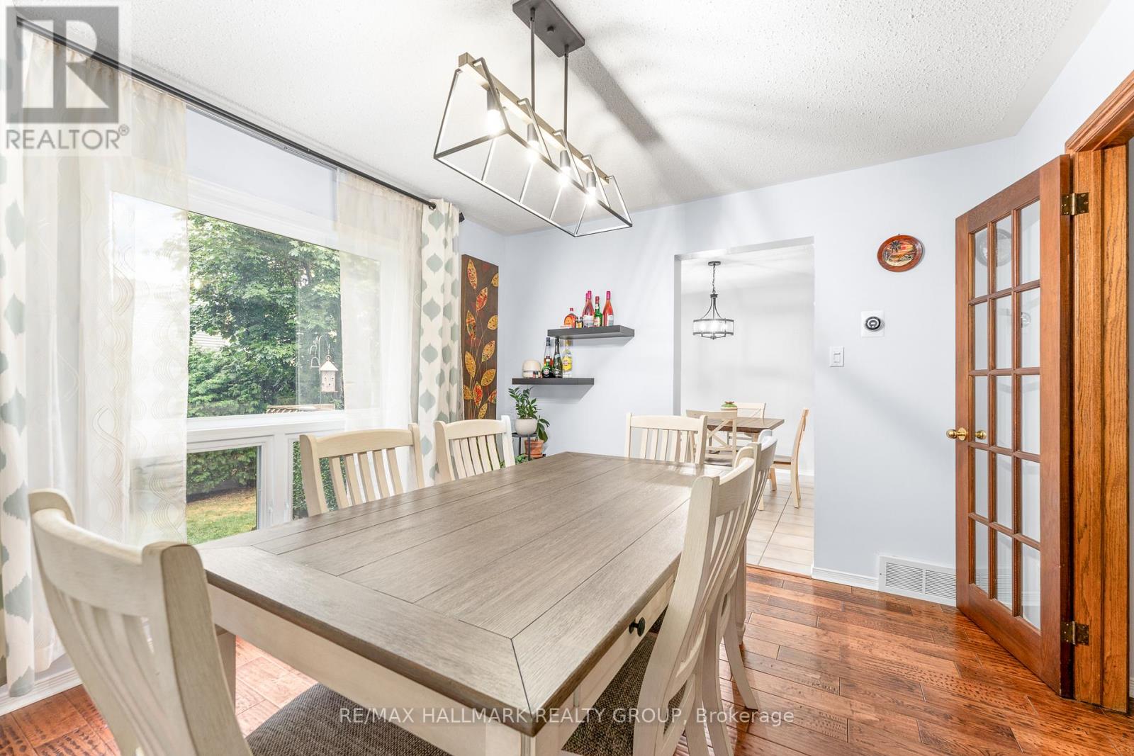 Photo 11 of 59 Shearer Crescent, Ottawa ON
