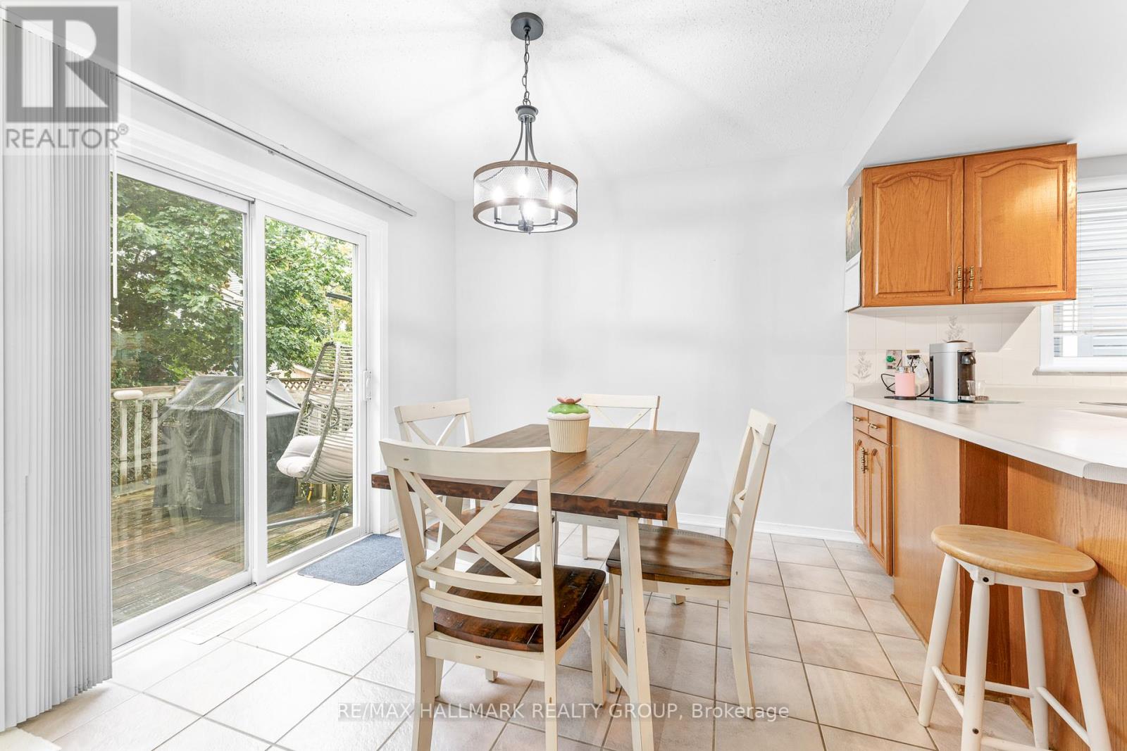 Photo 12 of 59 Shearer Crescent, Ottawa ON