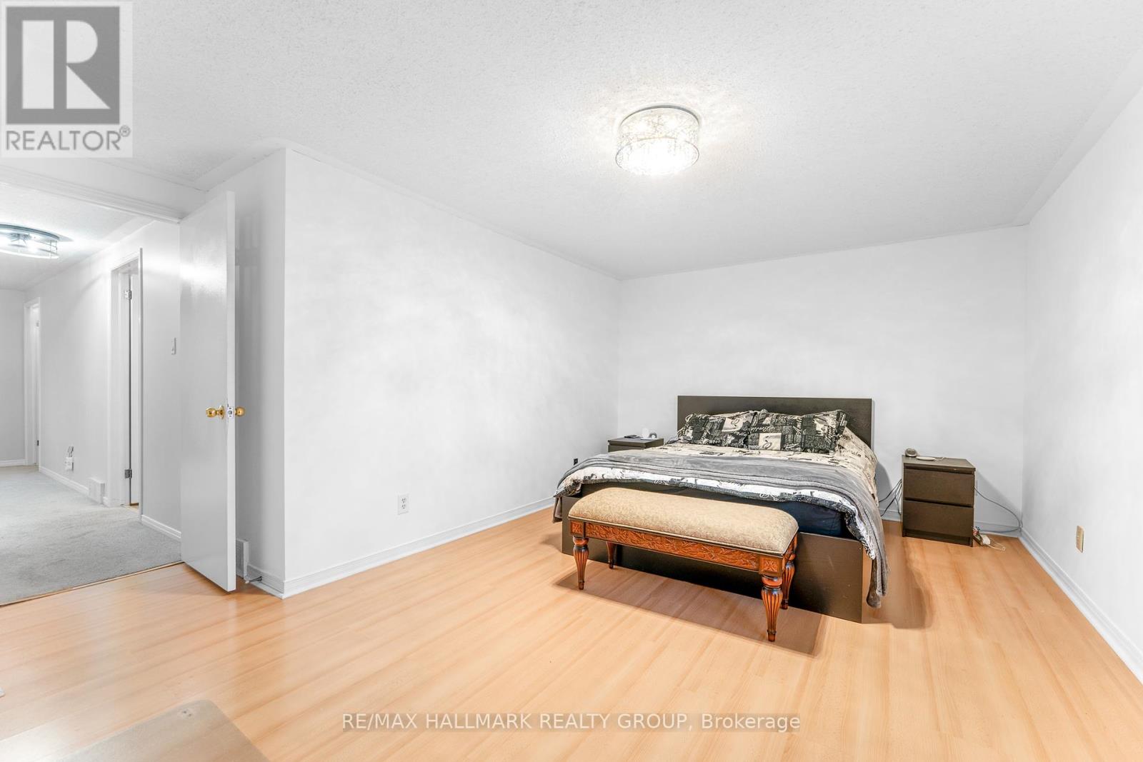 Photo 26 of 59 Shearer Crescent, Ottawa ON