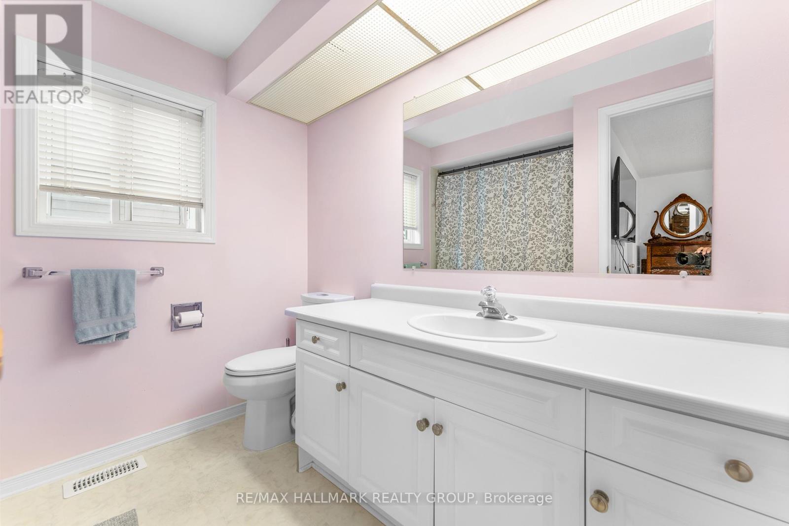 Photo 28 of 59 Shearer Crescent, Ottawa ON