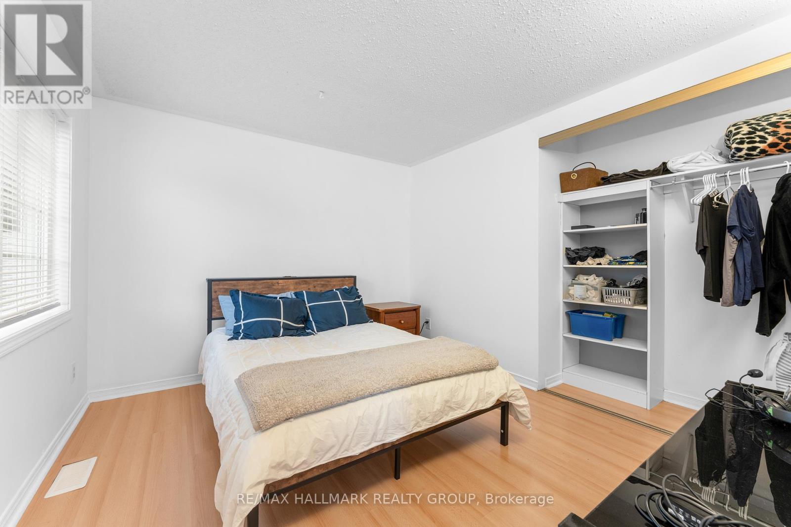 Photo 31 of 59 Shearer Crescent, Ottawa ON