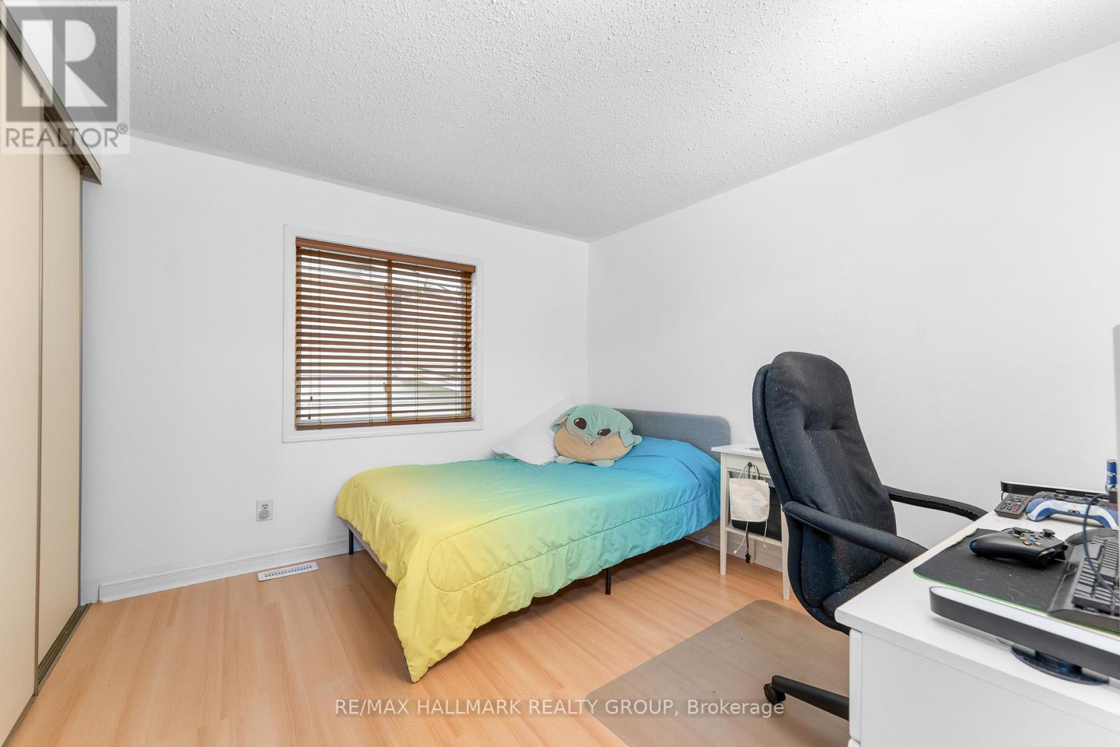 Photo 33 of 59 Shearer Crescent, Ottawa ON