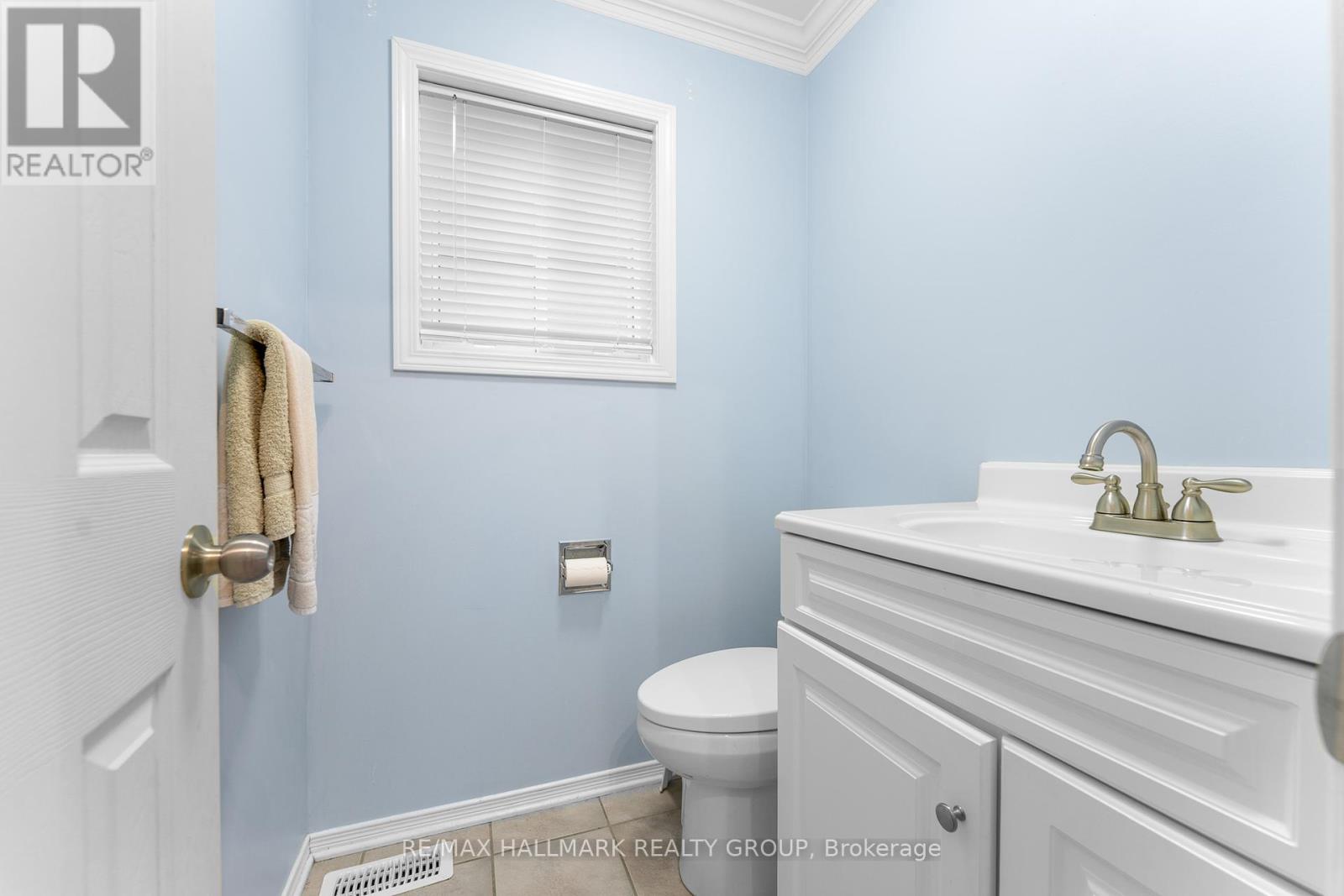 Photo 6 of 59 Shearer Crescent, Ottawa ON