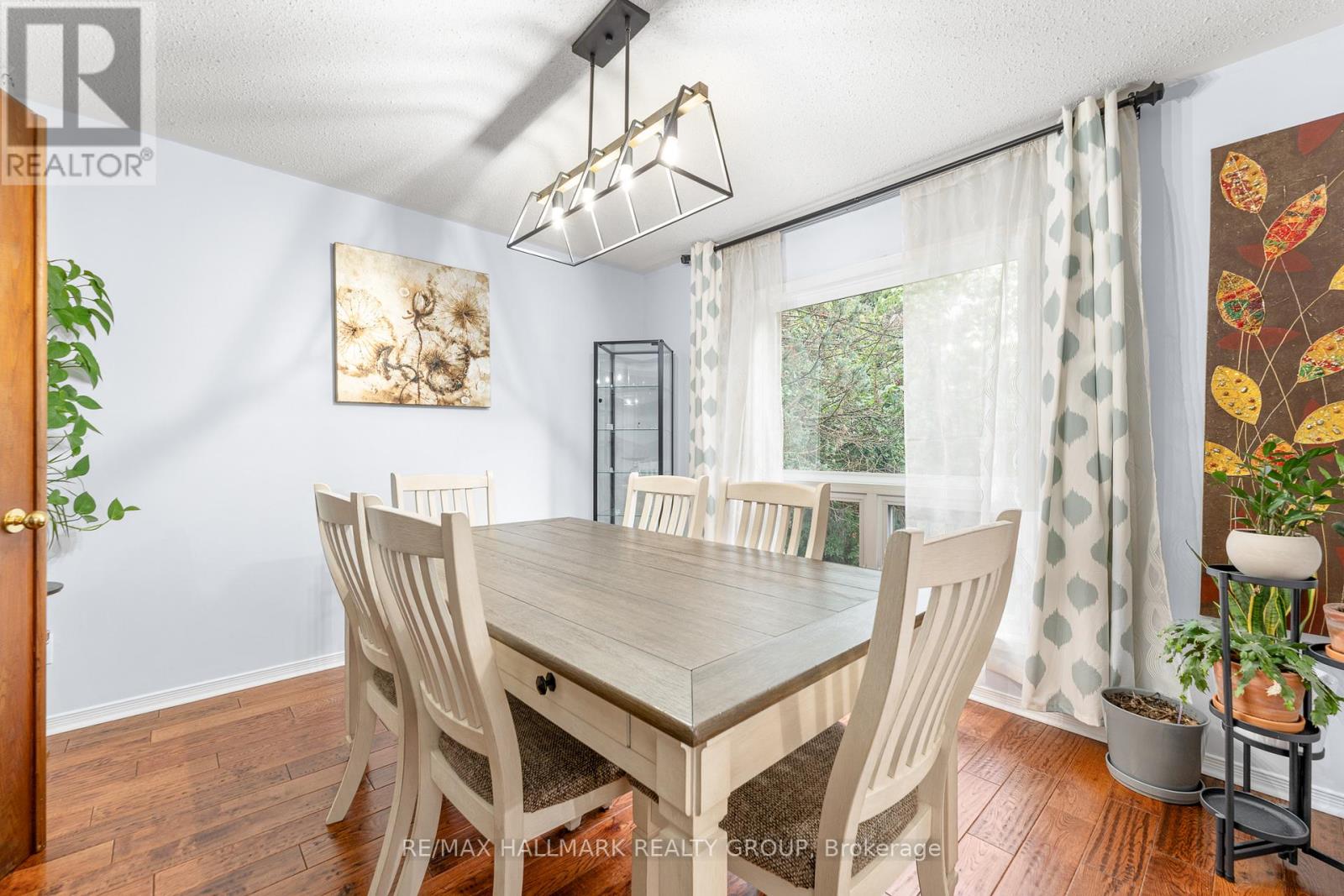 Photo 8 of 59 Shearer Crescent, Ottawa ON