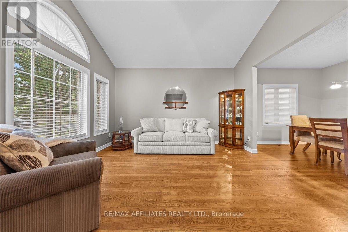 Photo 6 of 1147 Mulder Avenue, Ottawa ON