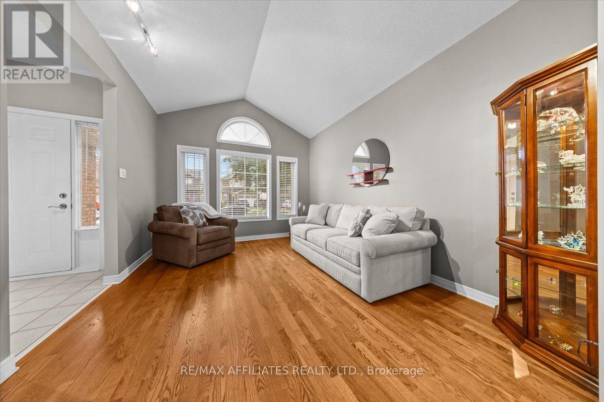 Photo 7 of 1147 Mulder Avenue, Ottawa ON