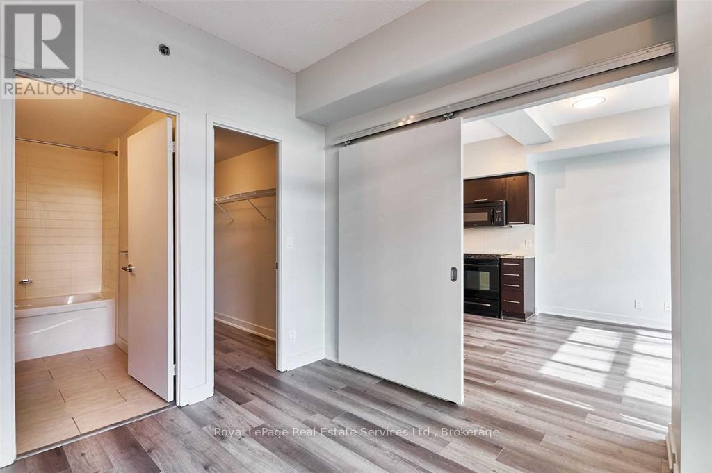 Photo 14 of 713 21 Nelson Street, Toronto ON