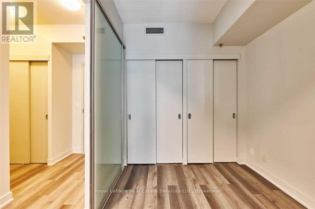 Photo 16 of 713 21 Nelson Street, Toronto ON