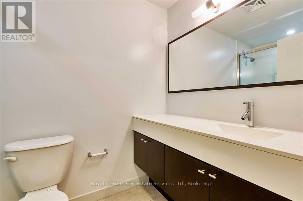 Photo 19 of 713 21 Nelson Street, Toronto ON