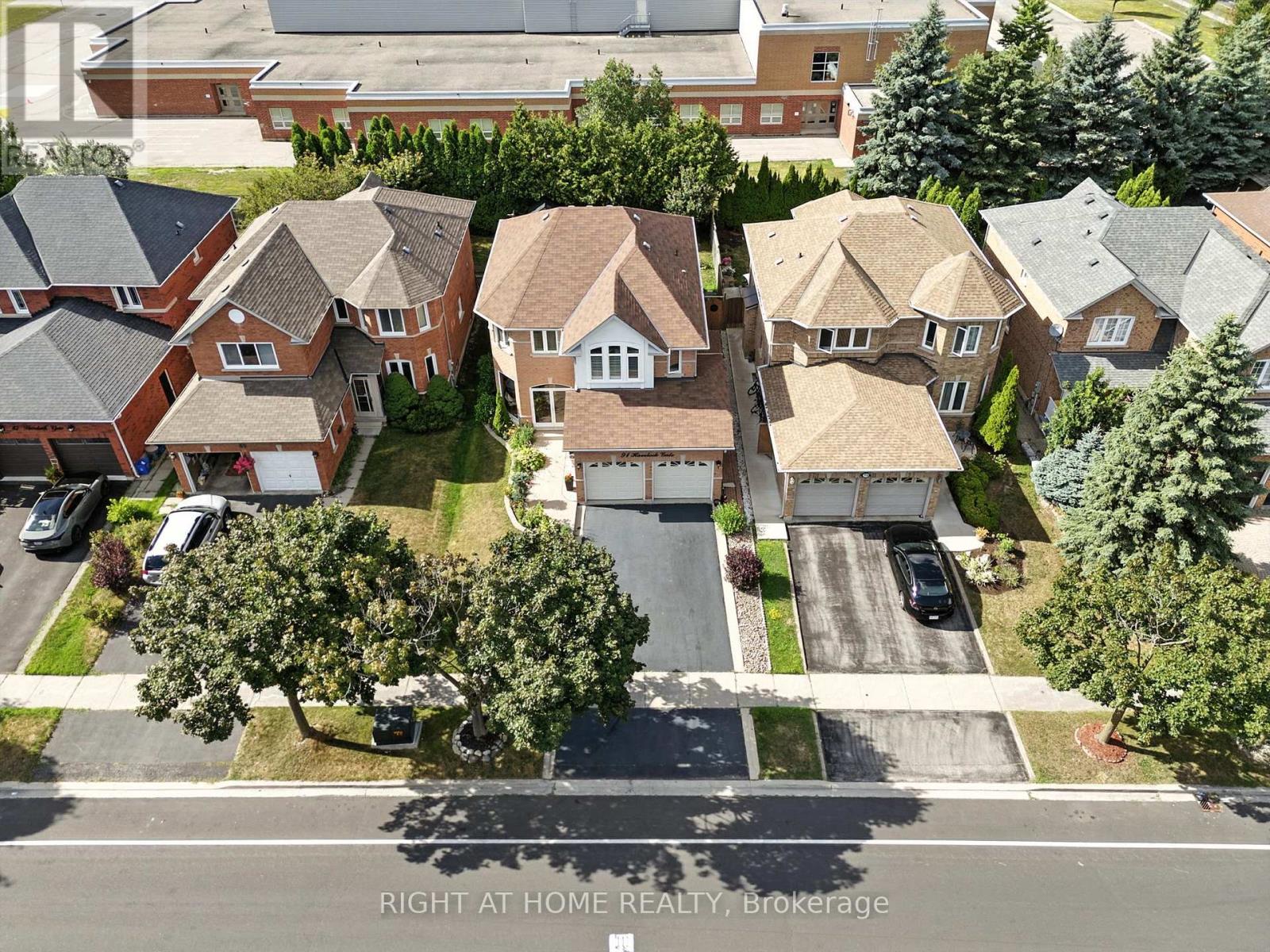 Photo 4 of 91 Havelock Gate, Markham ON