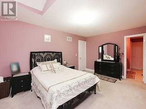 Photo 19 of 29 Jacksonville Drive N, Brampton ON