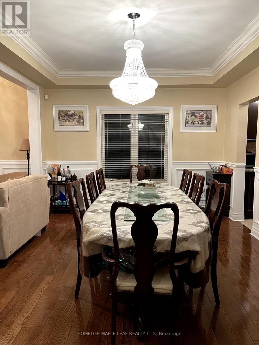 Photo 8 of 29 Jacksonville Drive N, Brampton ON