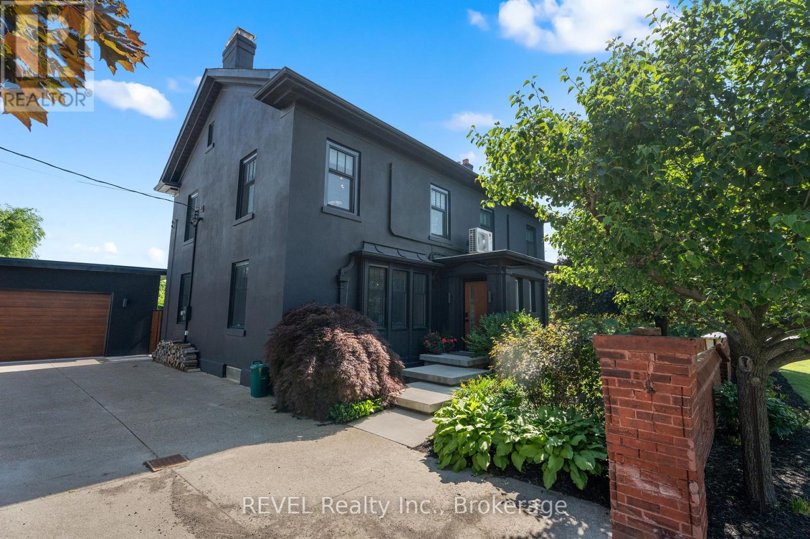 Photo 2 of 3543 King Street, Lincoln ON