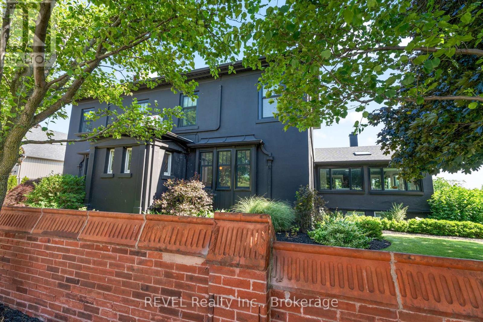 Photo 3 of 3543 King Street, Lincoln ON