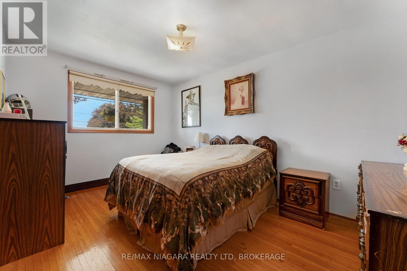 Photo 22 of 116 Pine Drive, Hamilton ON