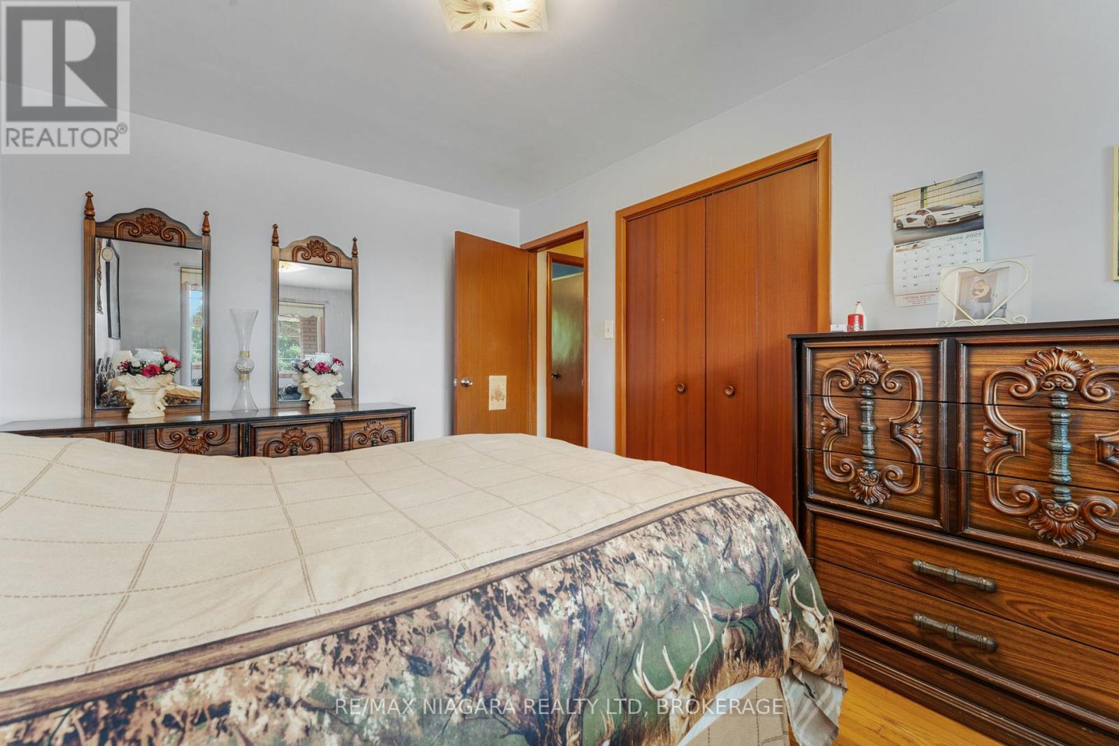 Photo 23 of 116 Pine Drive, Hamilton ON