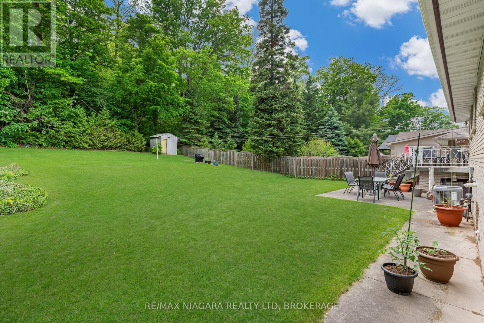 Photo 32 of 116 Pine Drive, Hamilton ON