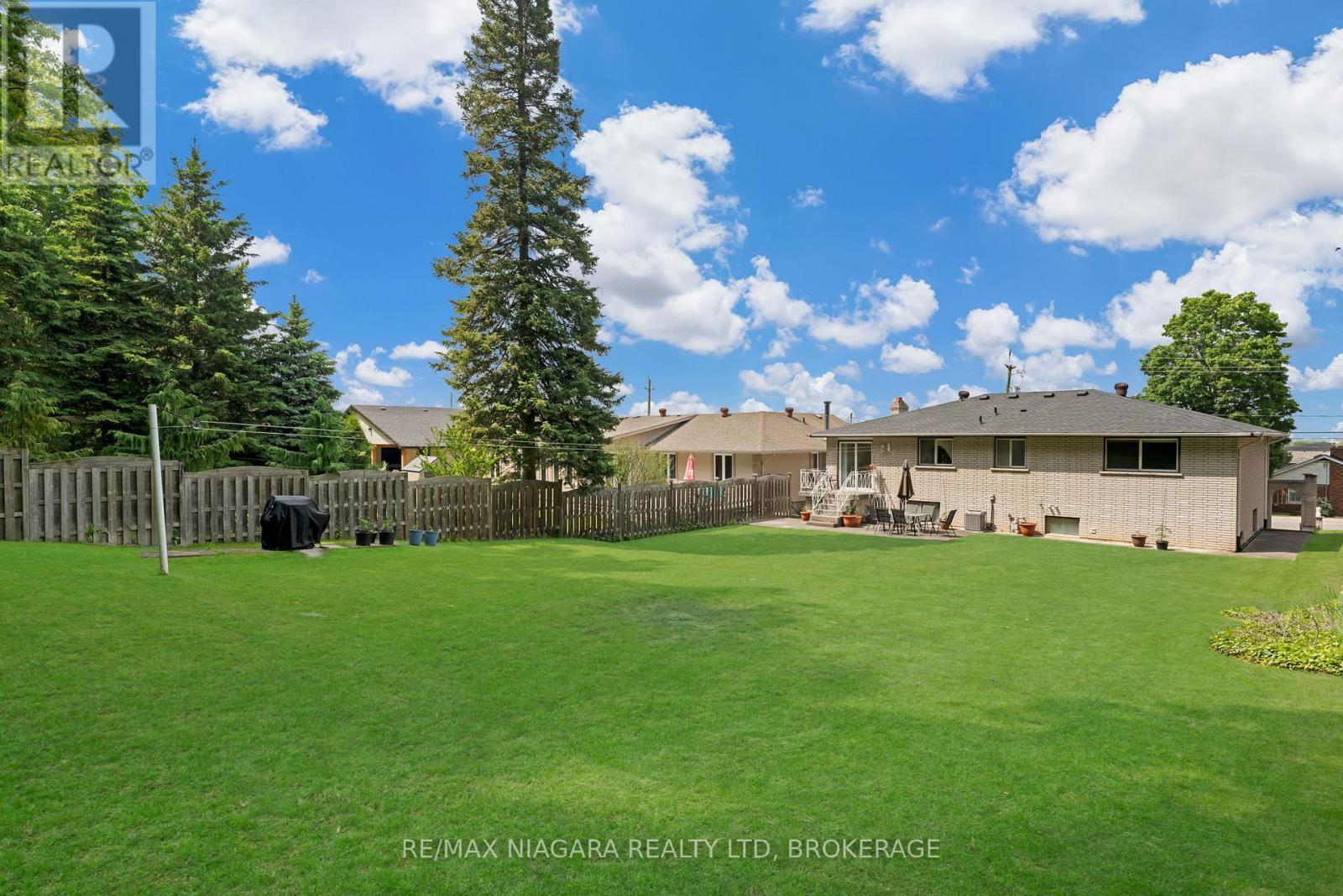 Photo 35 of 116 Pine Drive, Hamilton ON