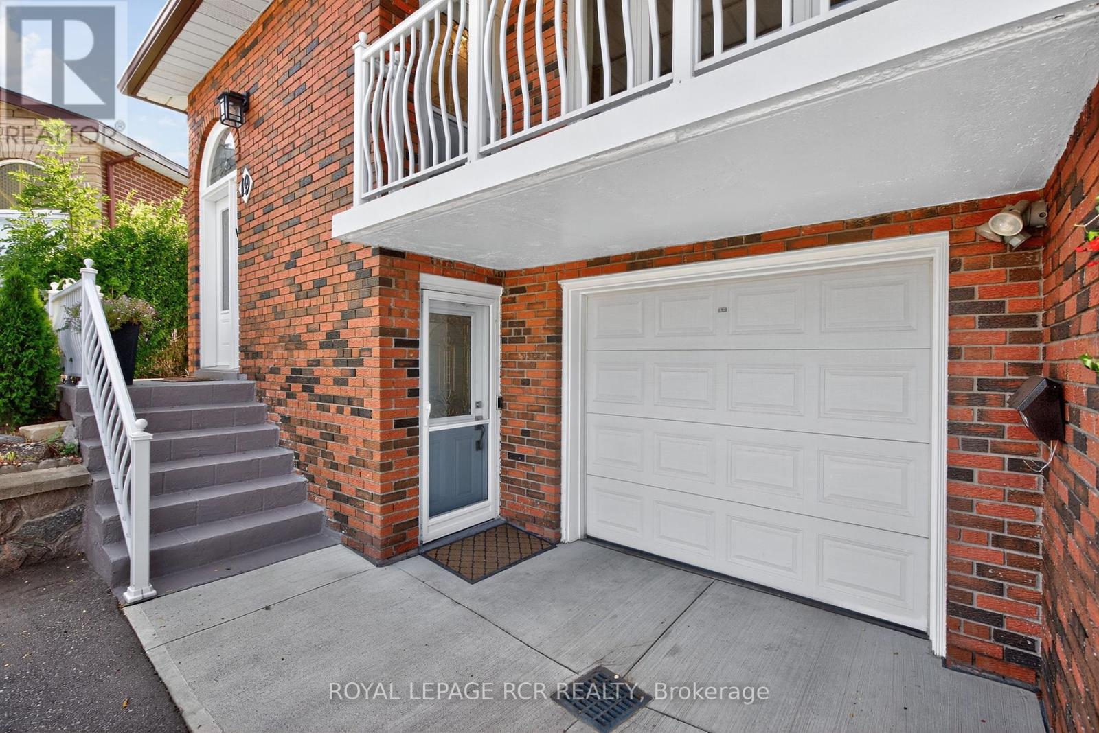Photo 2 of 19 Navaho Drive, Toronto ON