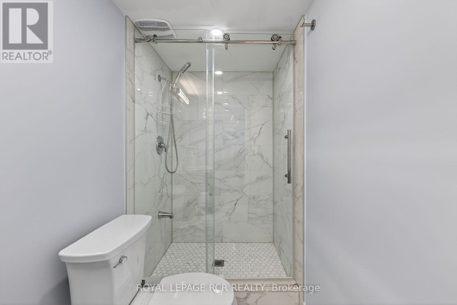 Photo 28 of 19 Navaho Drive, Toronto ON