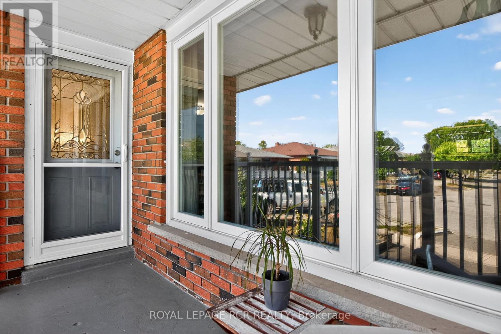 Photo 4 of 19 Navaho Drive, Toronto ON