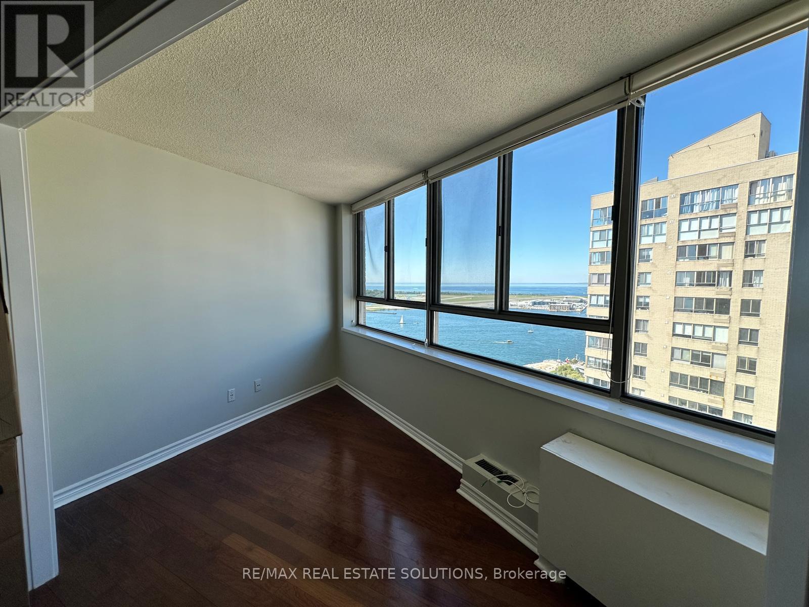 Photo 11 of 2804 260 Queens Quay W, Toronto ON