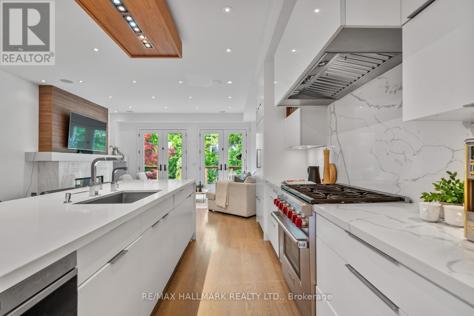 Photo 11 of 62 St Germain Avenue, Toronto ON